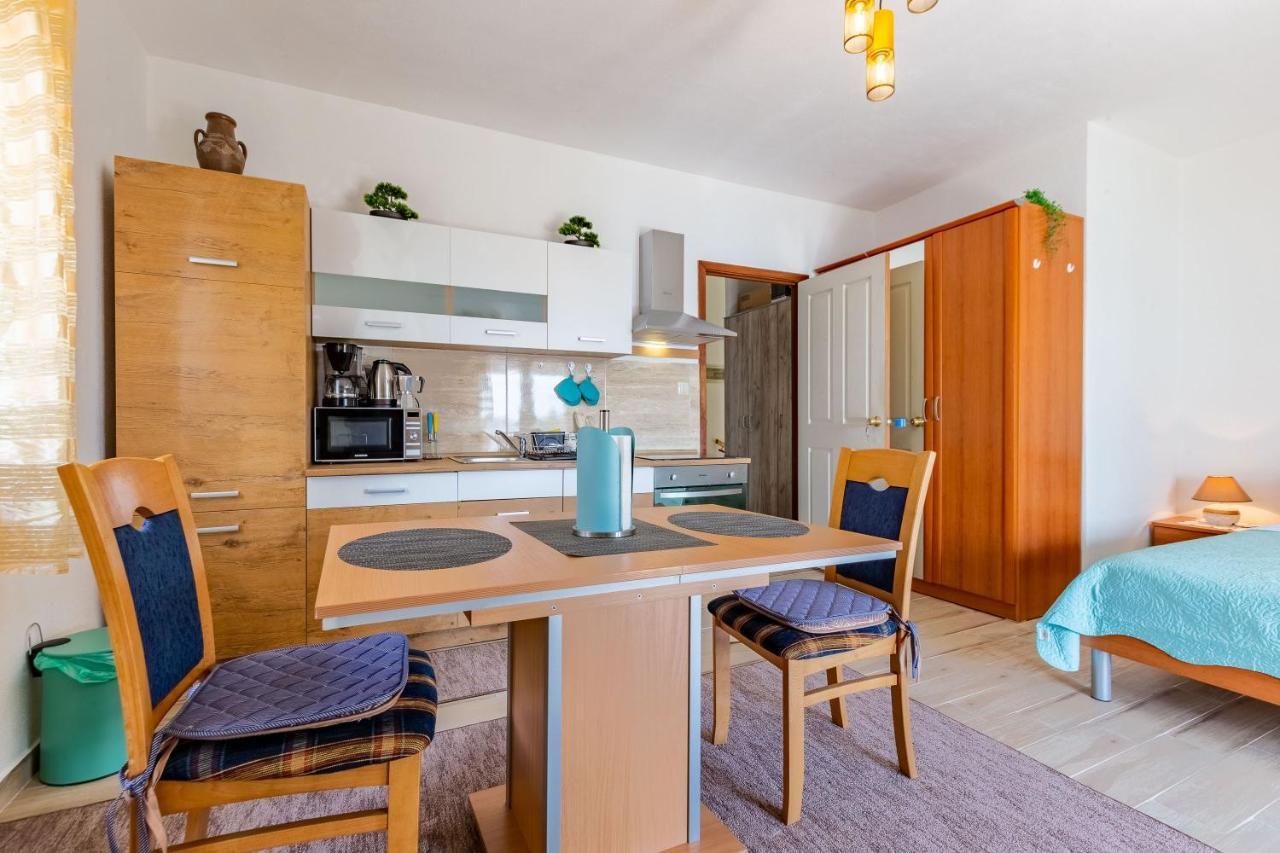 Mare-More Studio W Balcony And Beach Front And View Ζαντάρ Εξωτερικό φωτογραφία